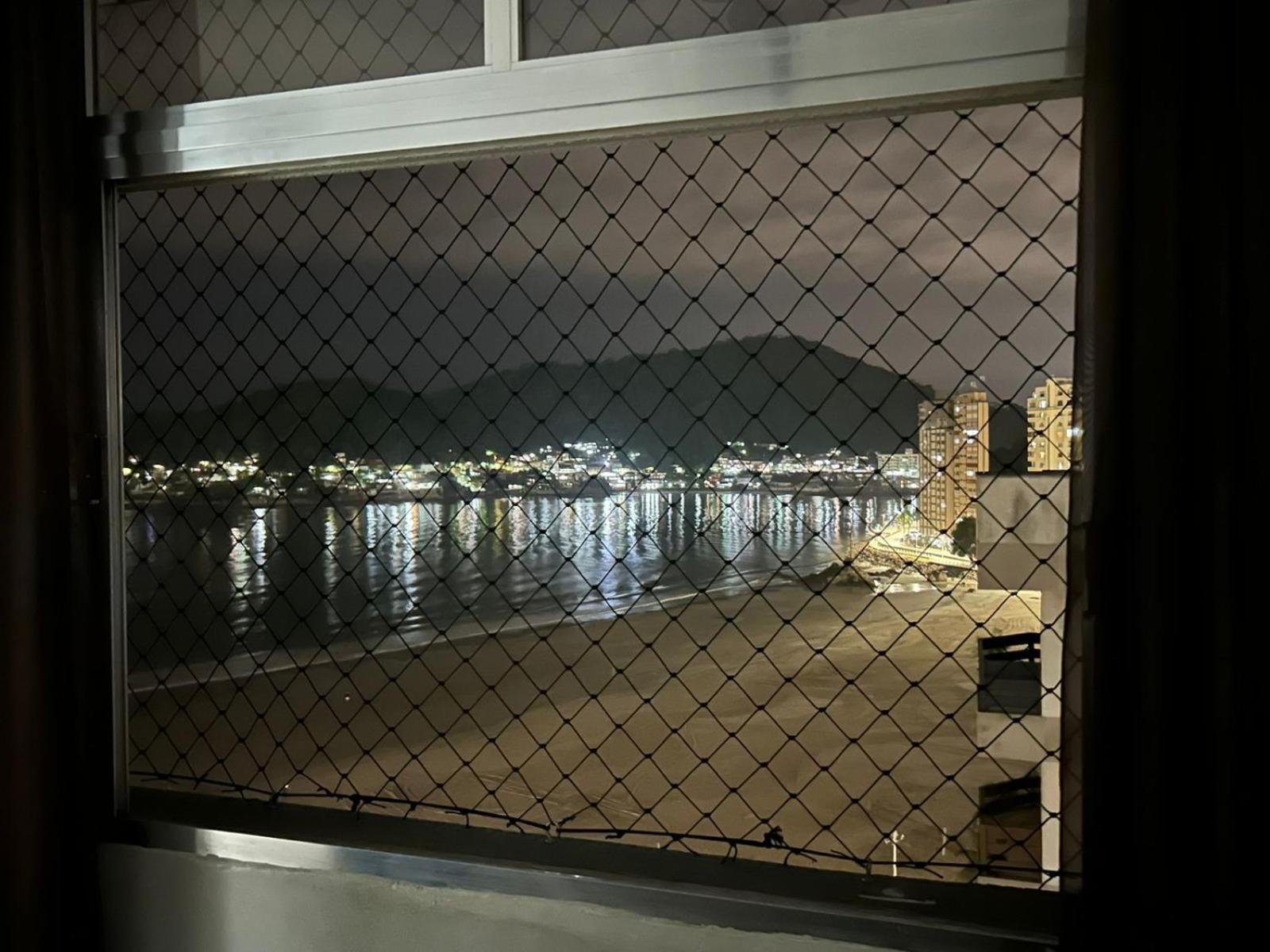 Apartamento encantador pé na areia frente a praia São Vicente Esterno foto